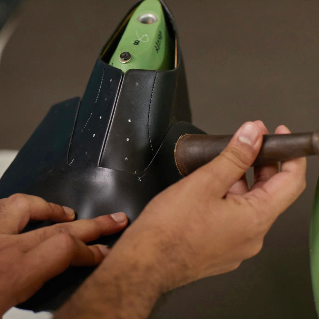 カルサーテス CALZARTES レザーソール 360°フルマッケイ製法 ホールカット・ワンピース・プレーン  CALZARTES DEUS