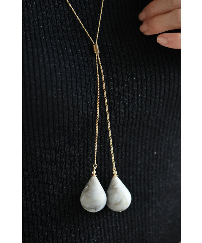 CAWAII CAWAII teardrop-shaped marble stone loop tie necklace