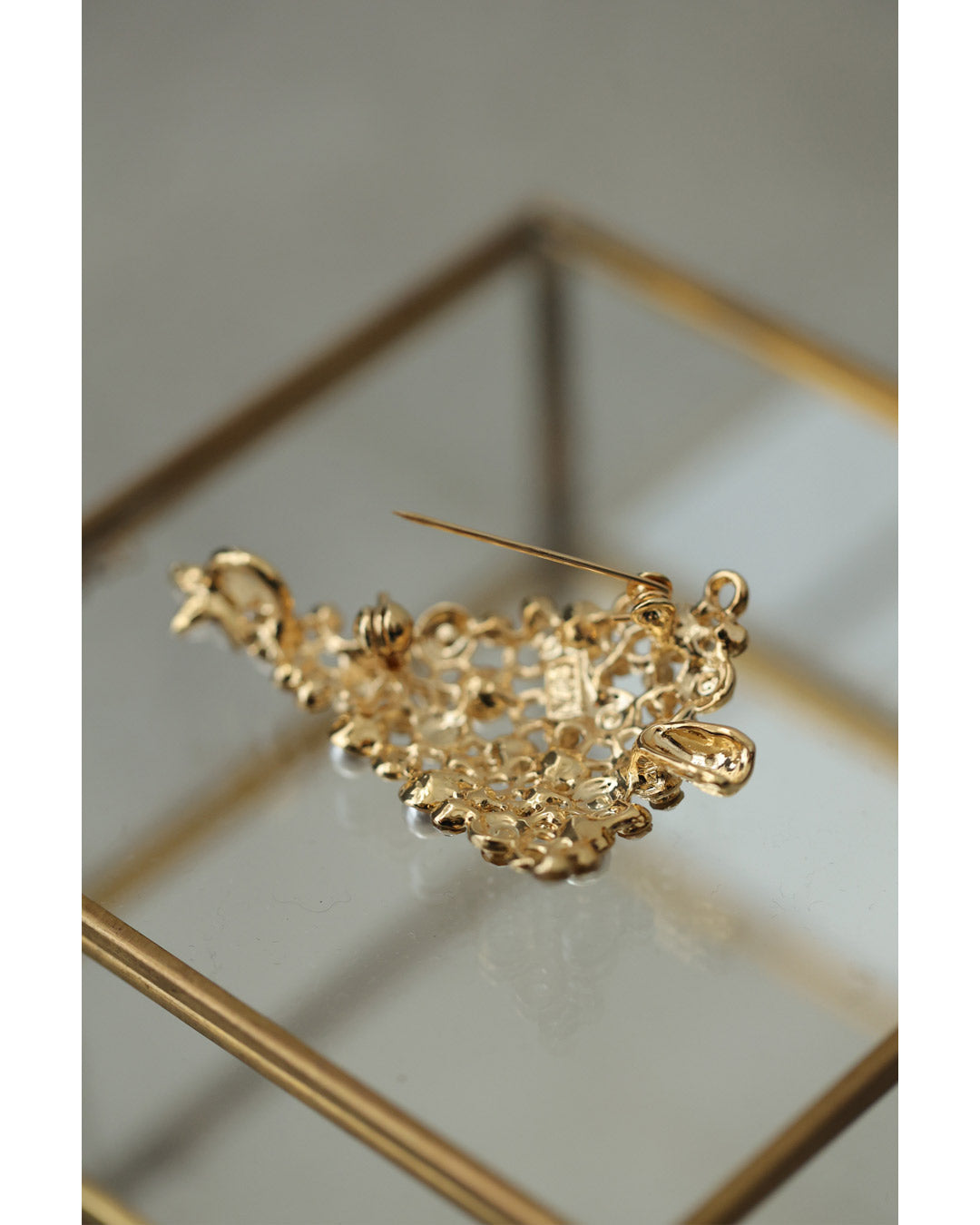 CAWAII CAWAII 彩繪快樂假期的聖誕樹胸針