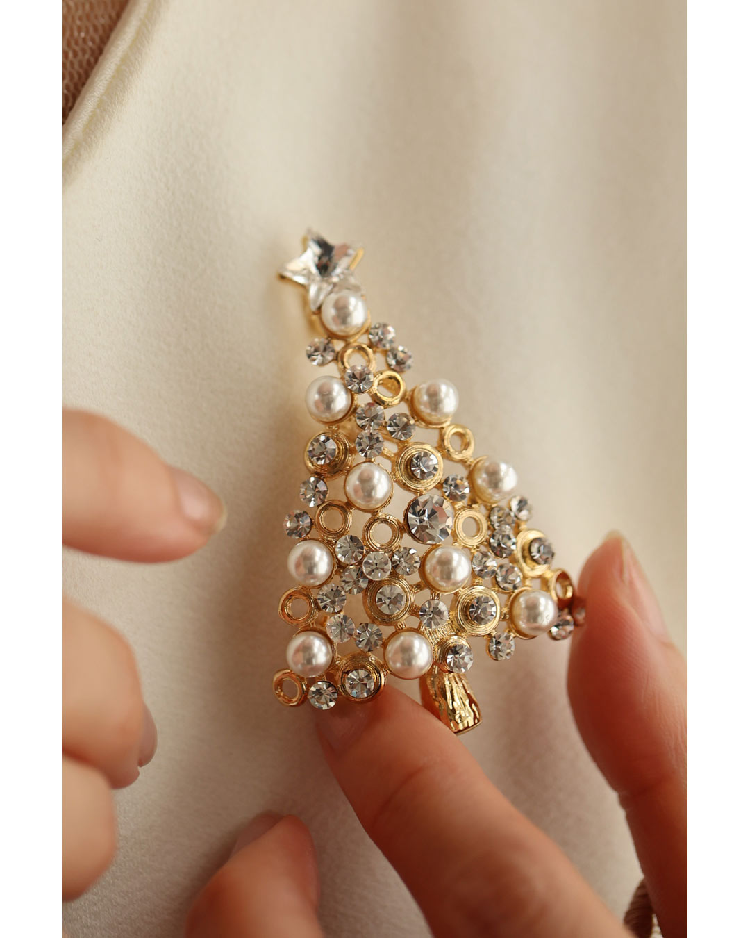 CAWAII CAWAII 彩繪快樂假期的聖誕樹胸針