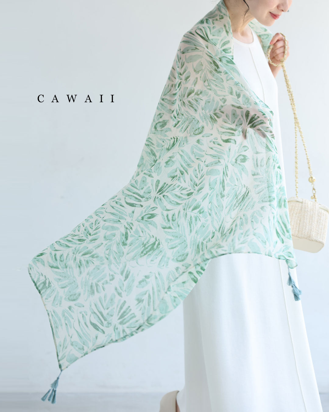カワイイ CAWAII タッセルが揺れるリーフ柄大判ストール （グリーン） グリーン