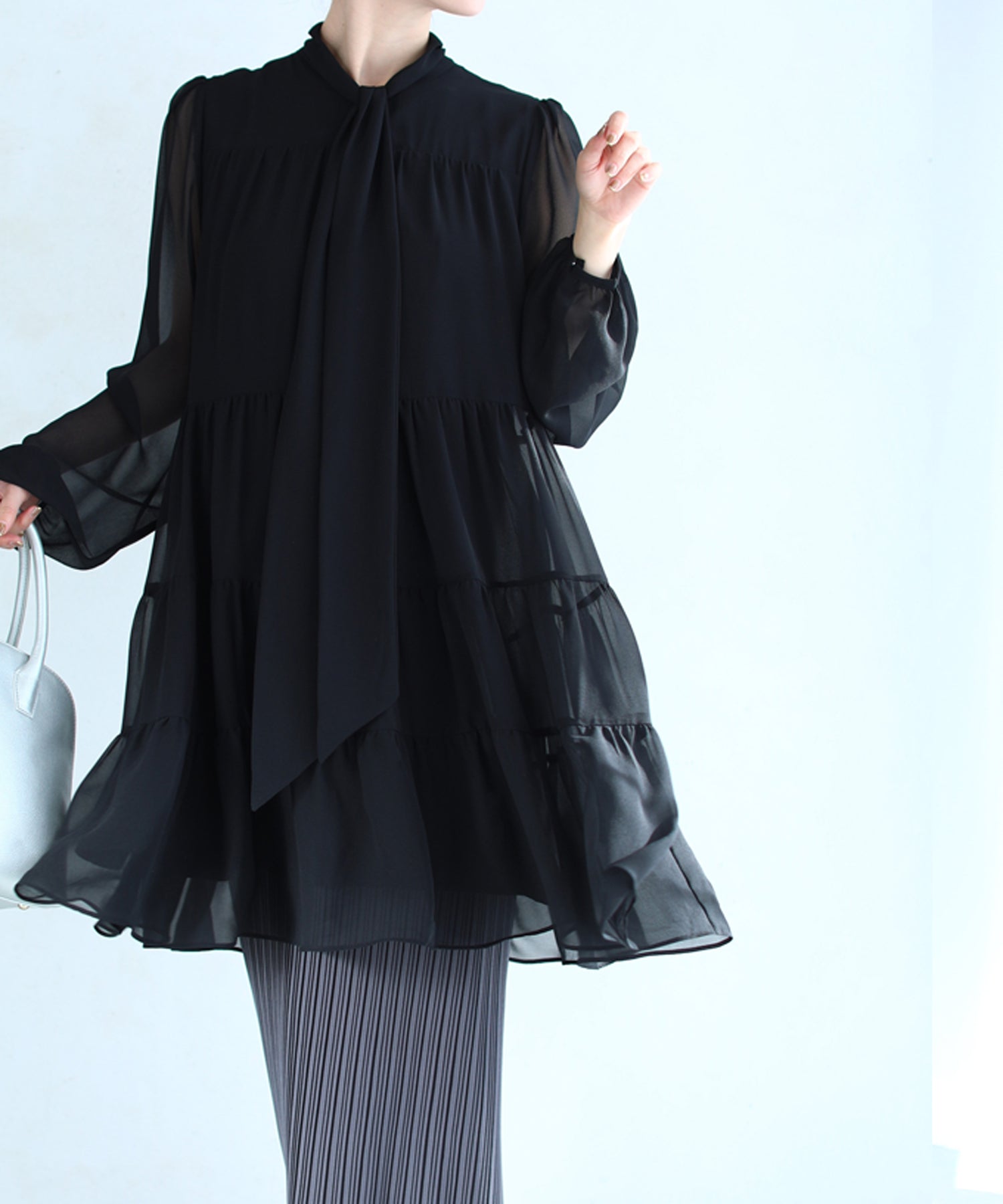 カワイイ CAWAII 体型カバーも出来る。まるで空気。超軽量チュニックワンピース