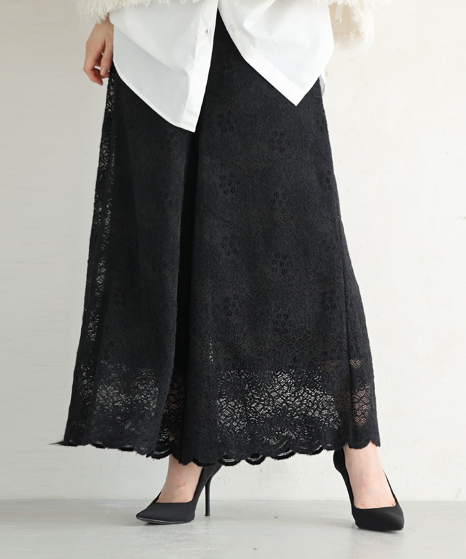 CAWAII CAWAII 展示可愛的重疊穿搭用 起毛蕾絲內搭褲 　優雅　基本 休閒　可愛　基本 大人可愛　高雅 女性化 設計 標準 自然 乾淨利落　簡約 女性化　下身穿搭　內搭褲　蕾絲　鬆緊腰帶　起毛　起毛蕾絲　單品