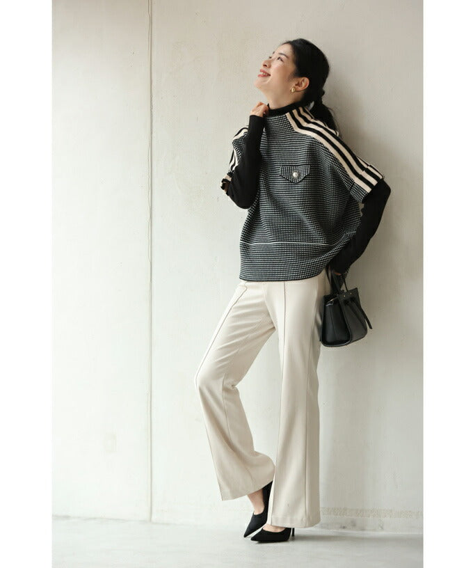 CAWAII shoulder-flowing line pattern knit pullover top