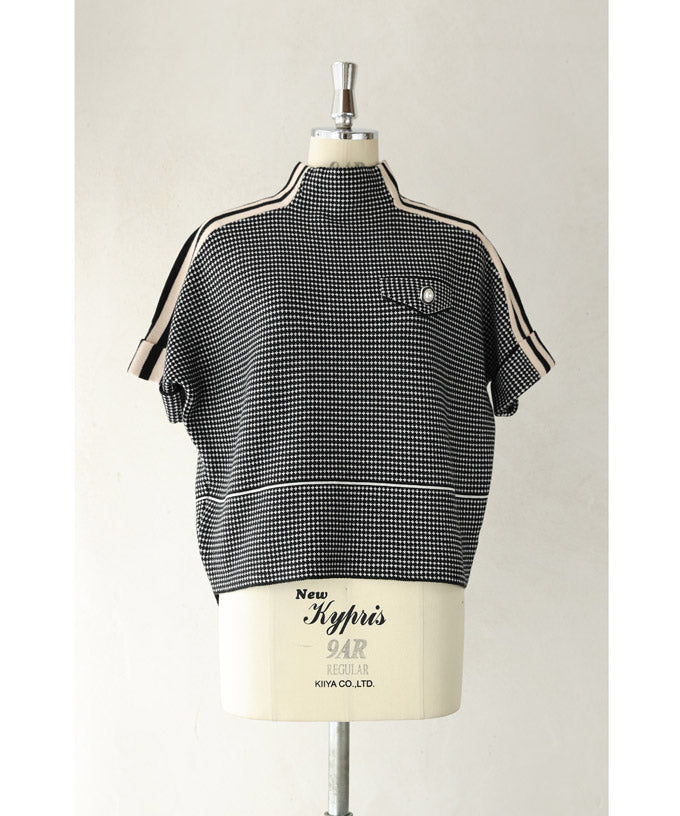 CAWAII shoulder-flowing line pattern knit pullover top