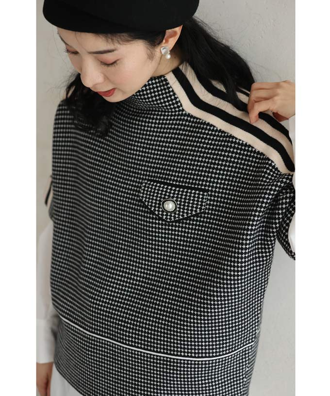 CAWAII shoulder-flowing line pattern knit pullover top