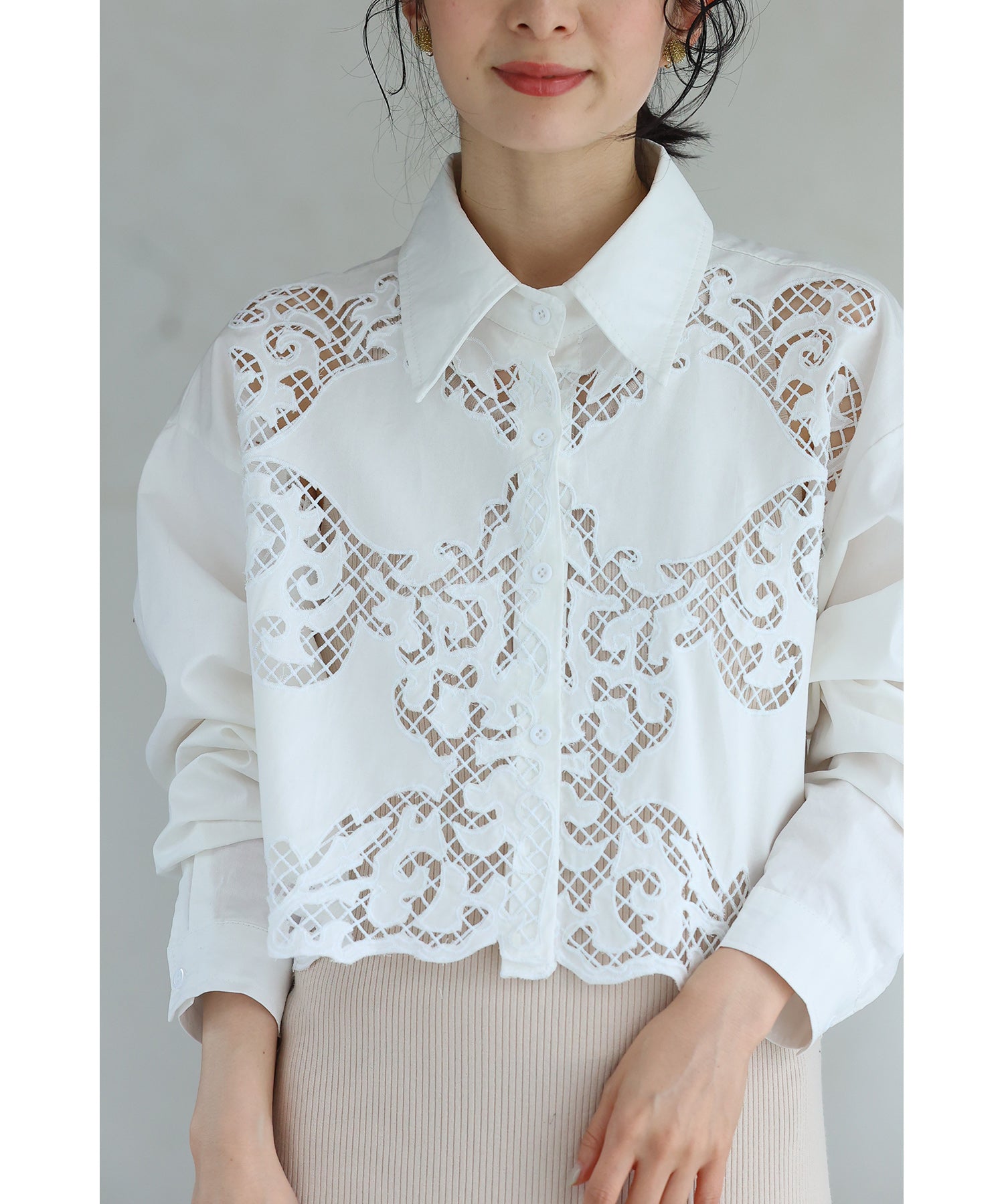 CAWAII sleeveless lace shirt, not a cardigan choice
