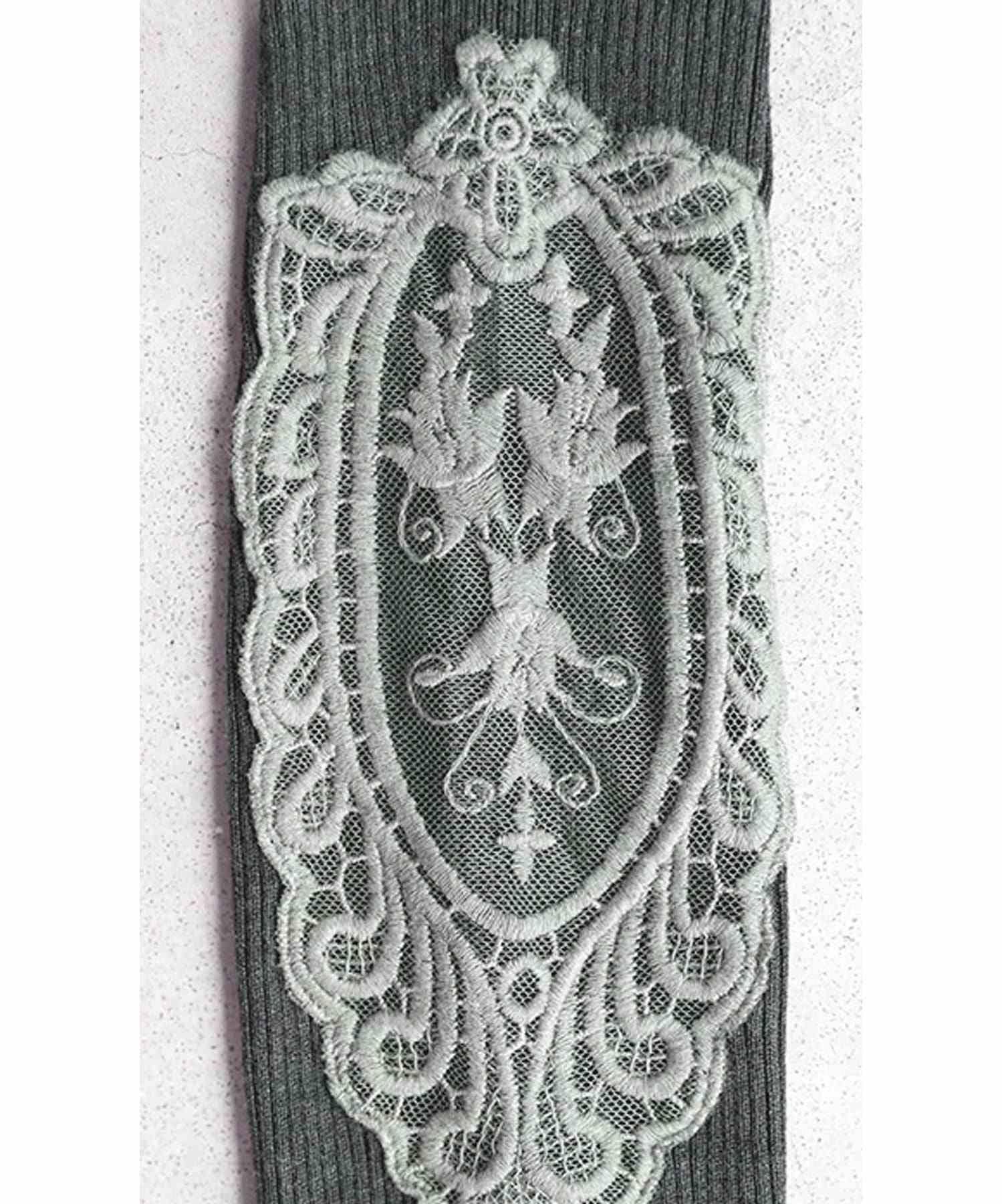 CAWAII CAWAII 胖胖專用。能掩飾肉肉手臂的蕾絲袖針織衫