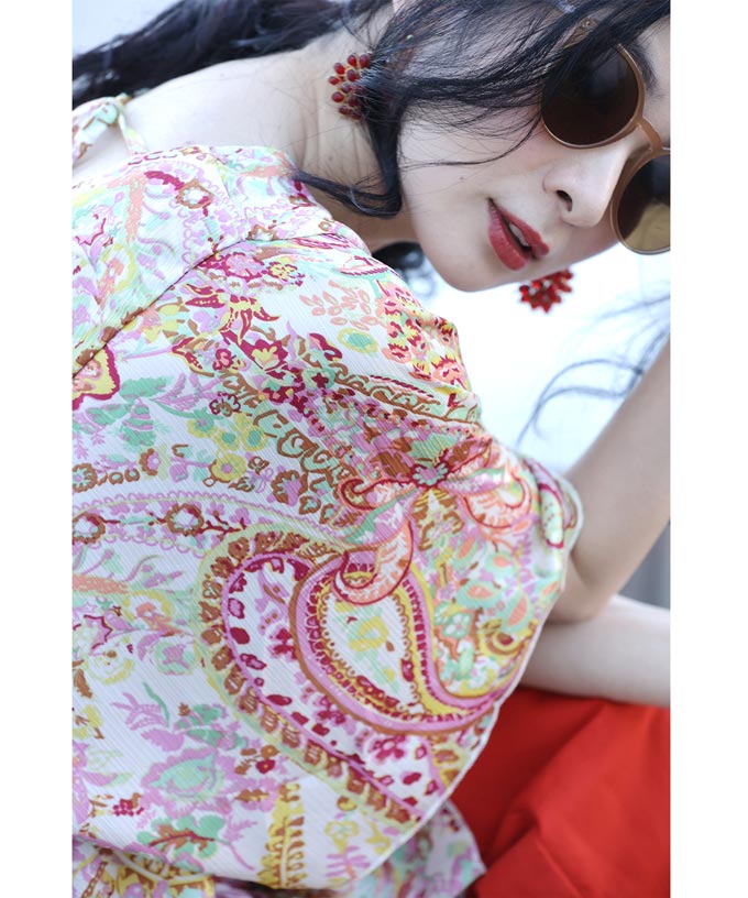 CAWAII Spring-like colorful paisley back-open bra top