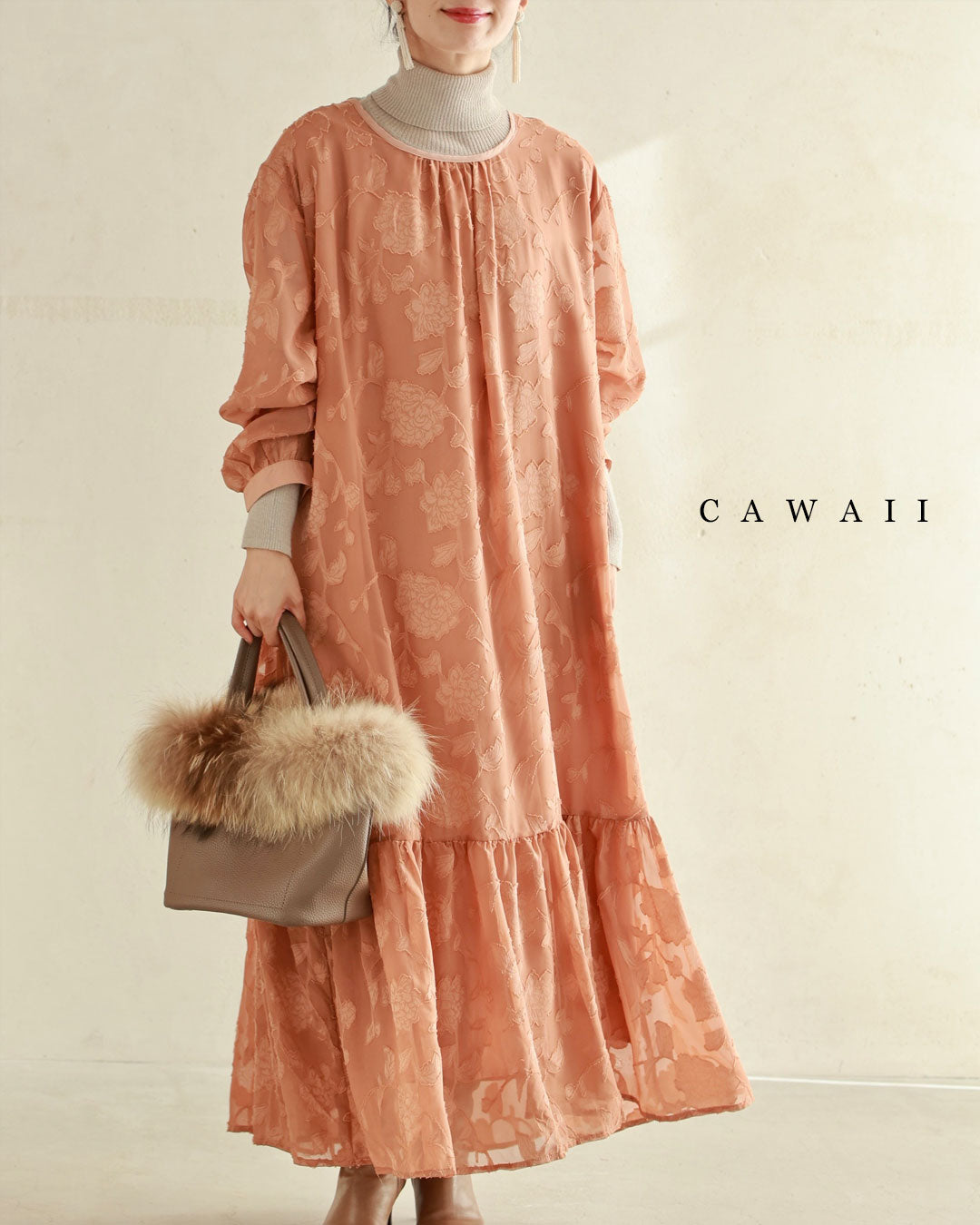 カワイイ CAWAII 立体的な貼り絵風花柄ロングワンピース（紐ベルト付き） （ブラウン） ブラウン