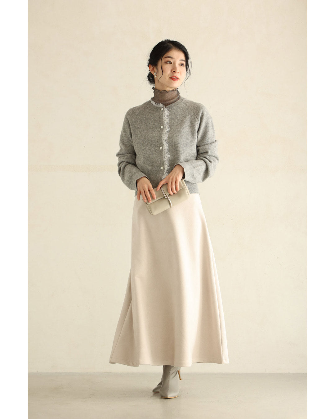 カワイイ CAWAII 首元から流れるアシンメトリーレースカーディガン