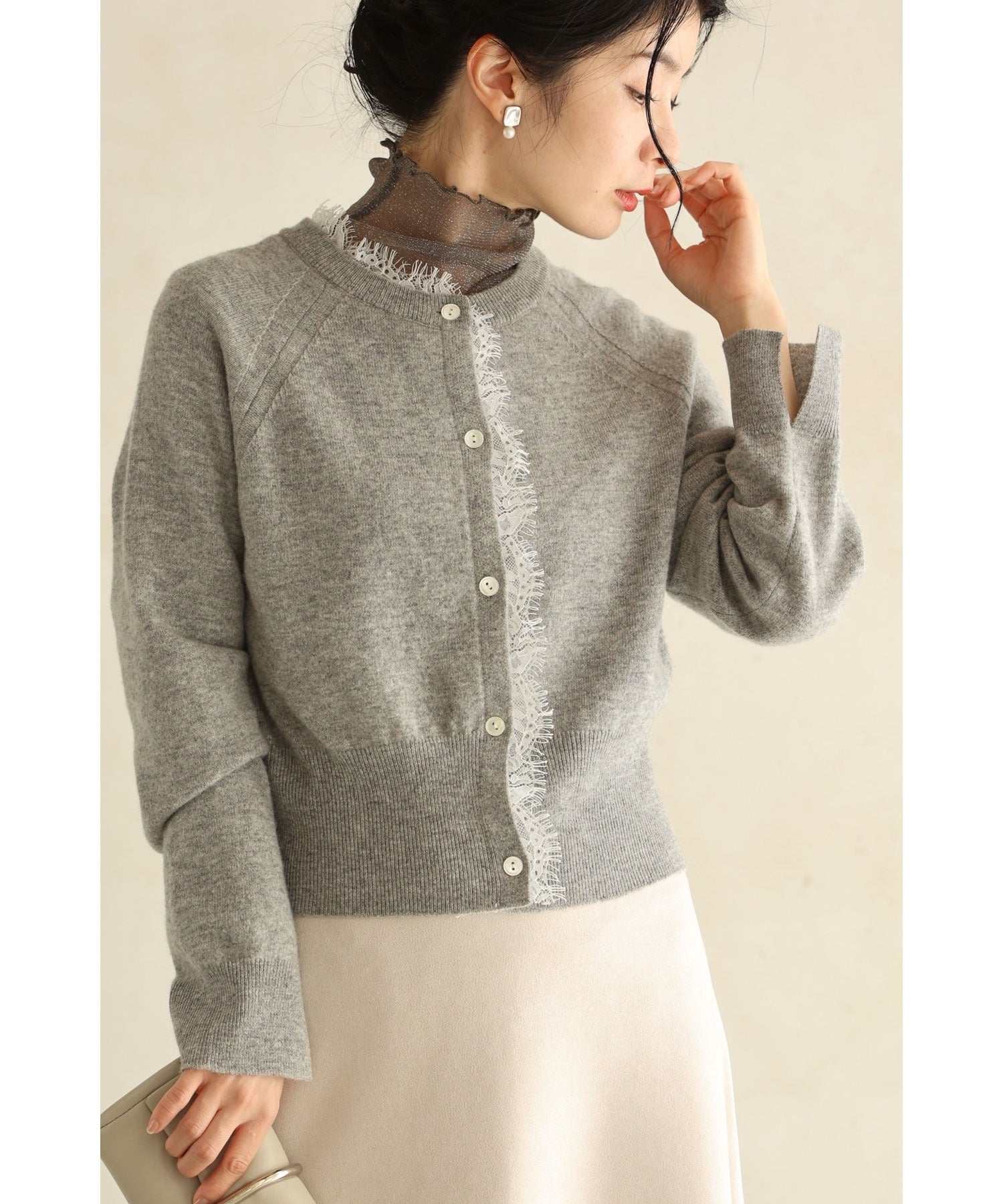 カワイイ CAWAII 首元から流れるアシンメトリーレースカーディガン