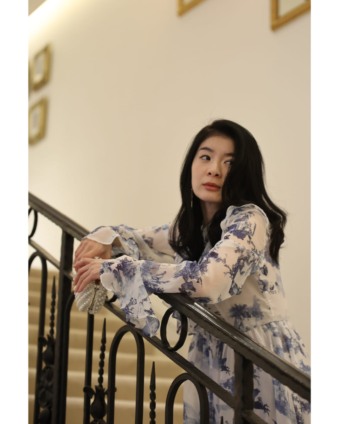 CAWAII CAWAII A world of Rococo spreads out in an airy long dress with Toile de Jouy pattern.