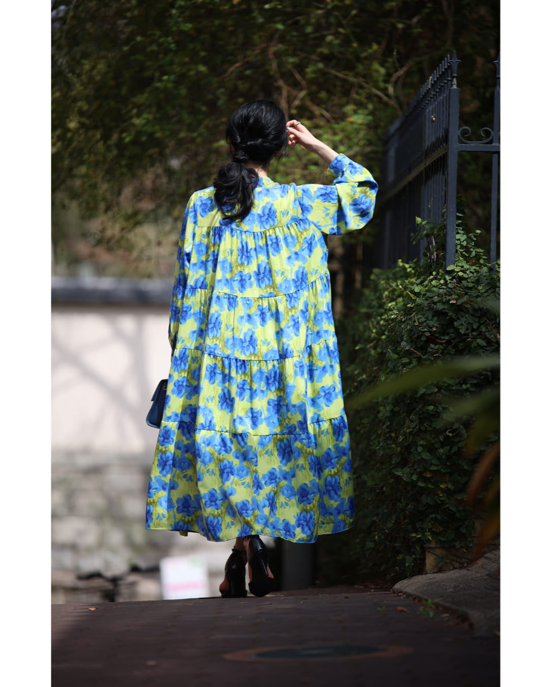 カワイイ CAWAII 街ゆく華やかな青花ティアードロングワンピース（紐リボン付き） （グリーン） グリーン