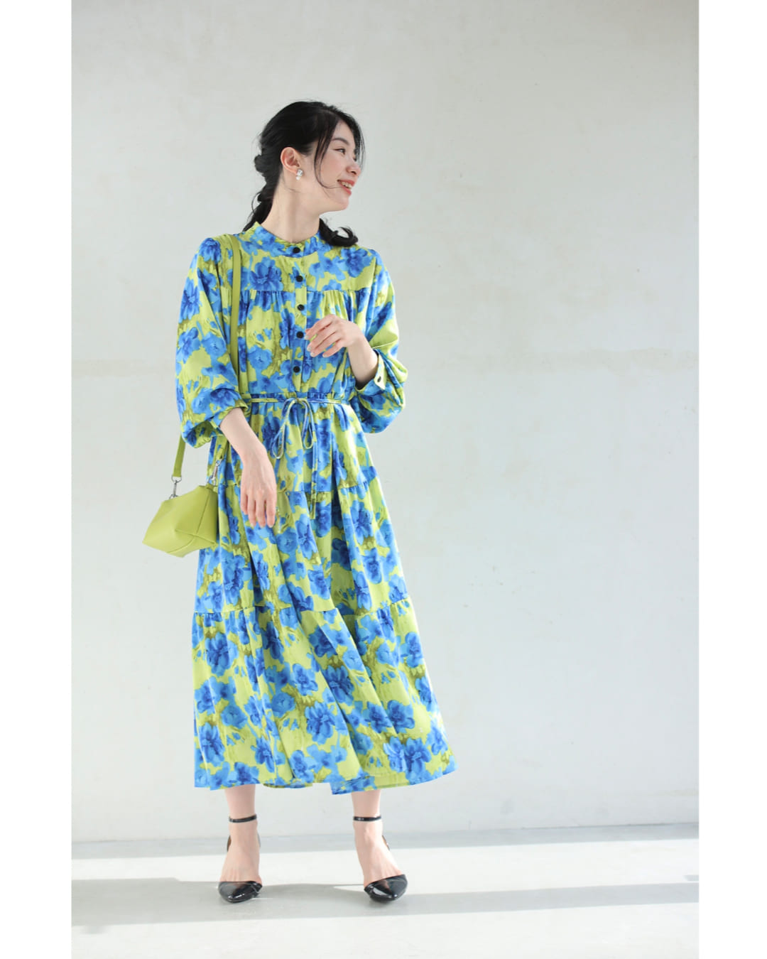カワイイ CAWAII 街ゆく華やかな青花ティアードロングワンピース（紐リボン付き） （グリーン） グリーン