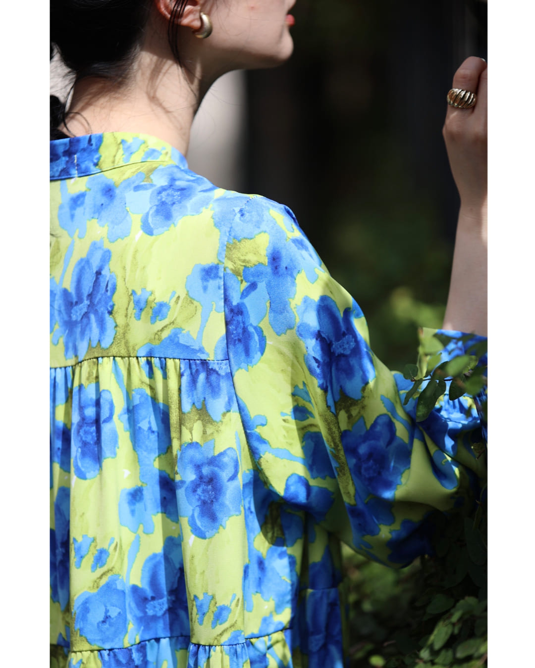 カワイイ CAWAII 街ゆく華やかな青花ティアードロングワンピース（紐リボン付き） （グリーン） グリーン