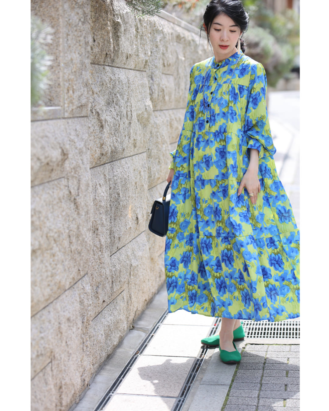 カワイイ CAWAII 街ゆく華やかな青花ティアードロングワンピース（紐リボン付き） （グリーン） グリーン