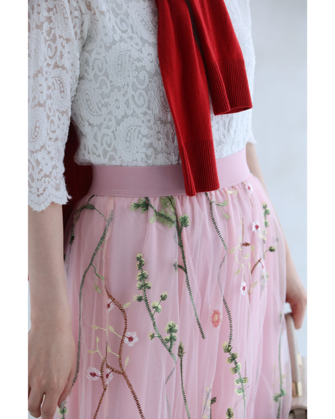 カワイイ CAWAII 一面に広がる花刺繍チュールミディアムスカート （アイボリー） アイボリー