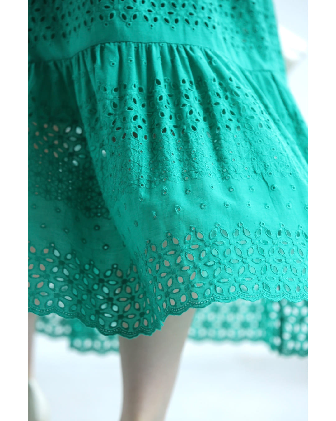 カワイイ CAWAII 鮮やかグリーンのパンチングレースミディアムスカート（紐付き） （グリーン） グリーン