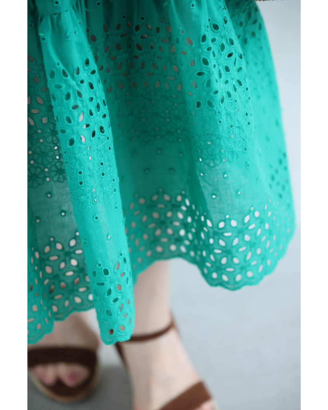 カワイイ CAWAII 鮮やかグリーンのパンチングレースミディアムスカート（紐付き） （グリーン） グリーン