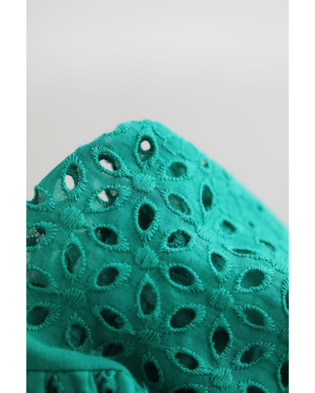 カワイイ CAWAII 鮮やかグリーンのパンチングレースミディアムスカート（紐付き） （グリーン） グリーン