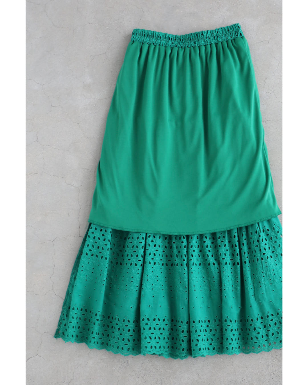 カワイイ CAWAII 鮮やかグリーンのパンチングレースミディアムスカート（紐付き） （グリーン） グリーン