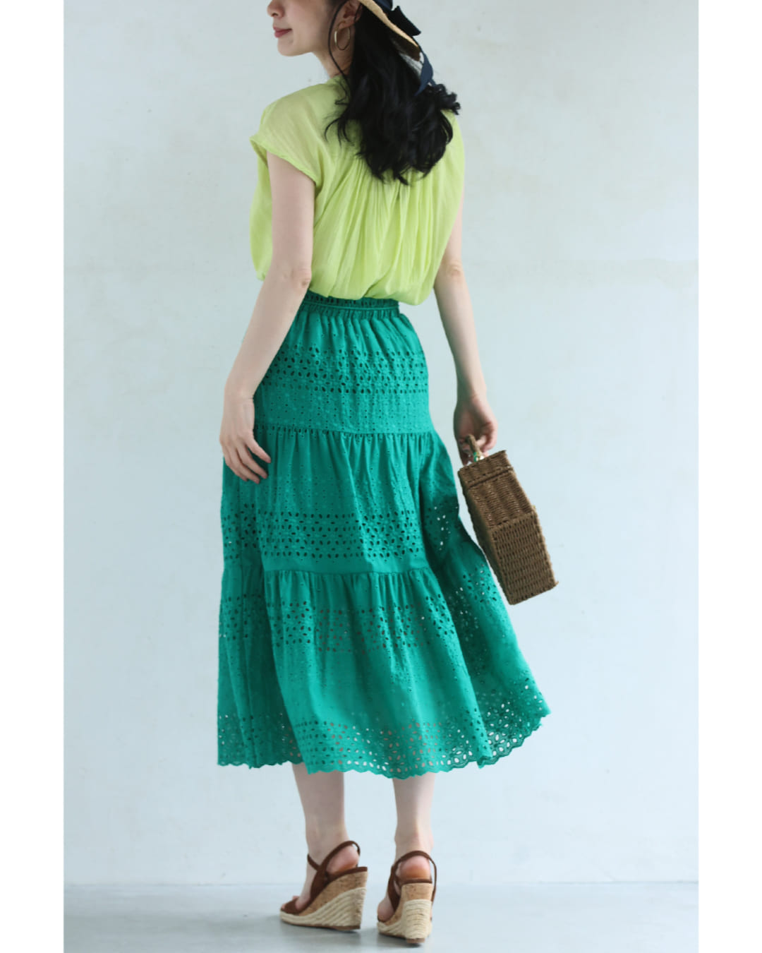 カワイイ CAWAII 鮮やかグリーンのパンチングレースミディアムスカート（紐付き） （グリーン） グリーン