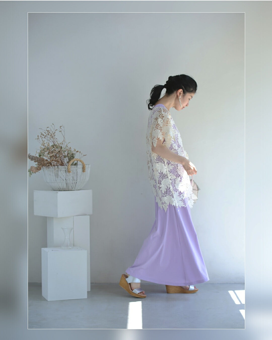 カワイイ CAWAII 光が美しく透ける木漏れ日レースのアシンメトリーカットソートップス （アイボリー） アイボリー