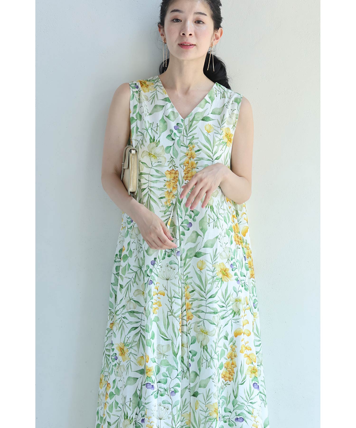 カワイイ CAWAII 花々の美しさ広がるロングワンピース （ホワイト） ホワイト