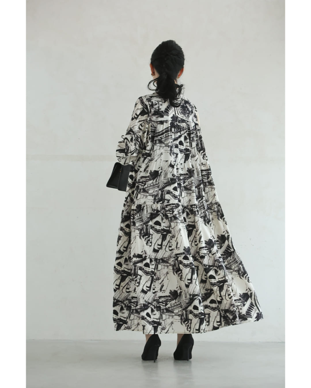 CAWAII monochrome cityscape reflecting tiered long dress