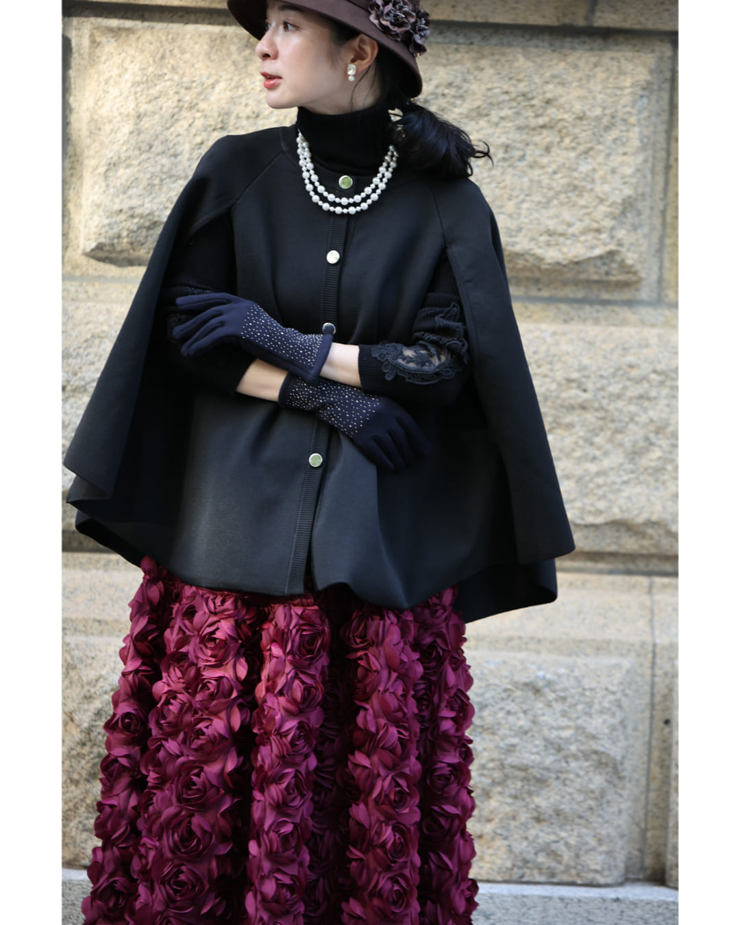 カワイイ CAWAII 手元にも輝きを添える。ビジューのあったか手袋 （ネイビー） ネイビー