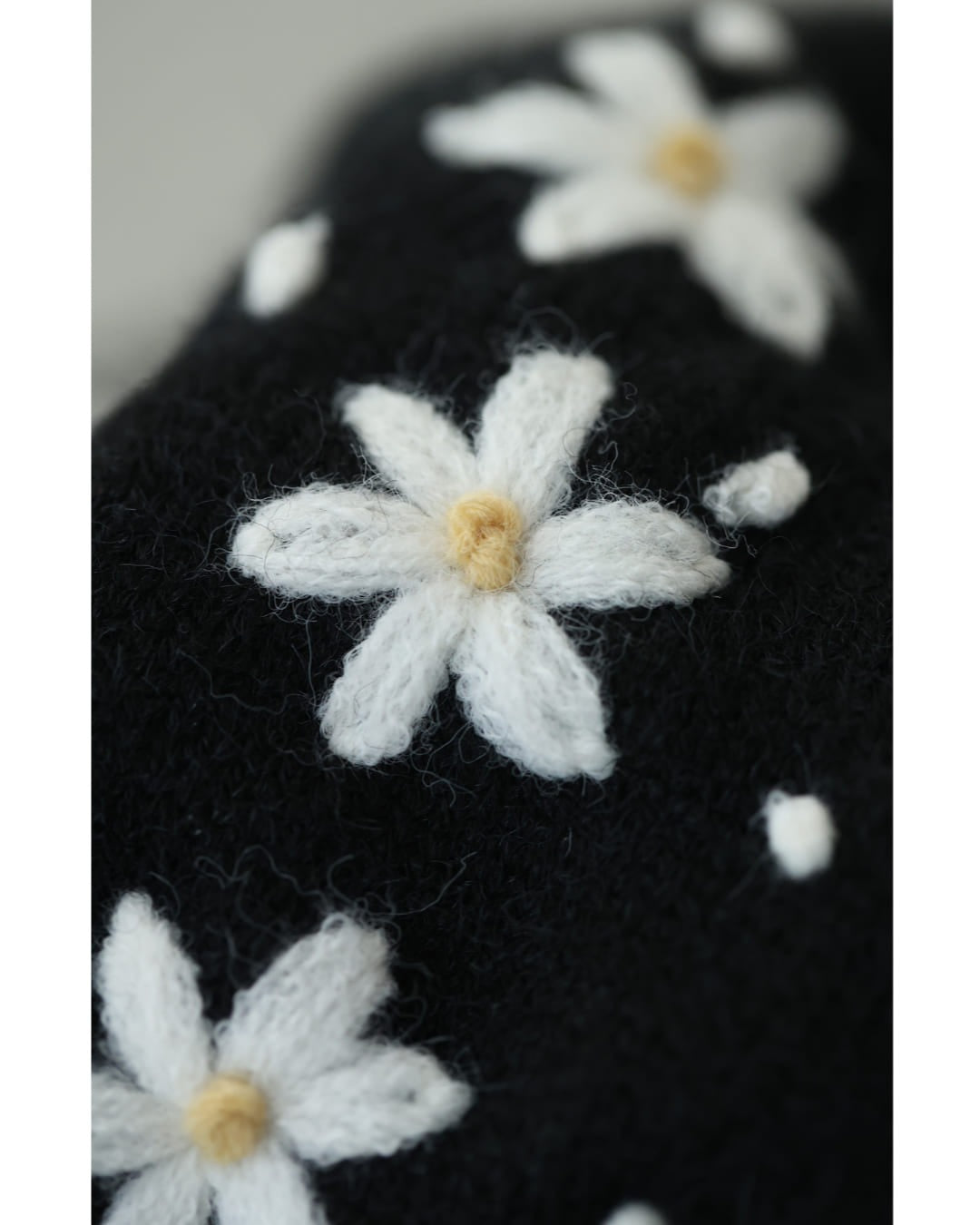 カワイイ CAWAII 降りしきる花雪ニットカーディガン （ブラック） ブラック