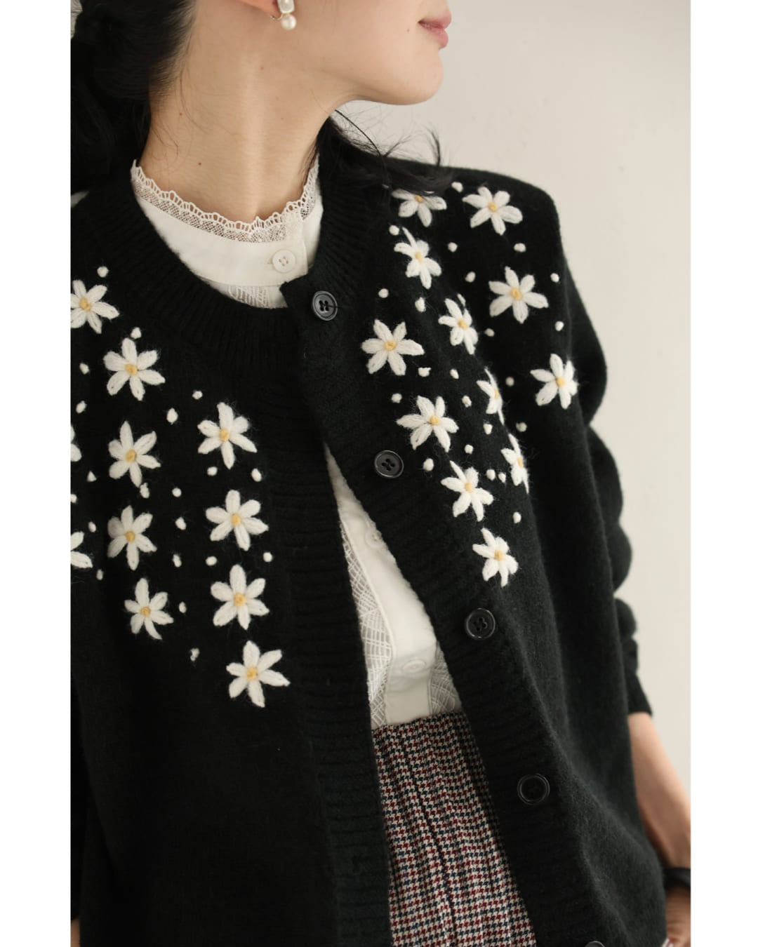 カワイイ CAWAII 降りしきる花雪ニットカーディガン （ブラック） ブラック
