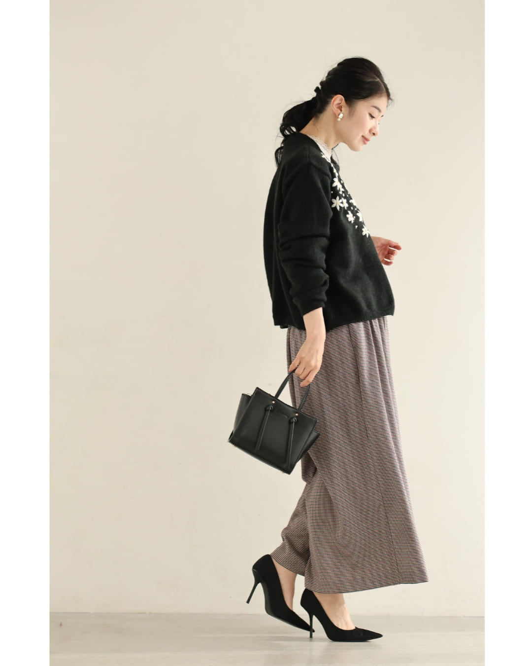 カワイイ CAWAII 降りしきる花雪ニットカーディガン （ブラック） ブラック