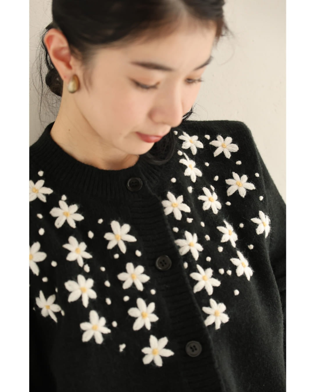 カワイイ CAWAII 降りしきる花雪ニットカーディガン （ブラック） ブラック