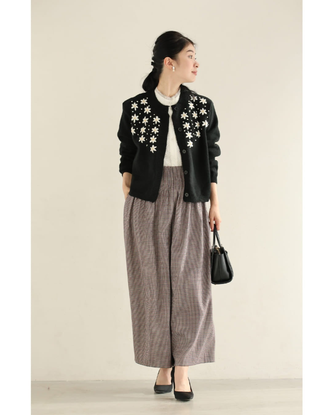 カワイイ CAWAII 降りしきる花雪ニットカーディガン （ブラック） ブラック