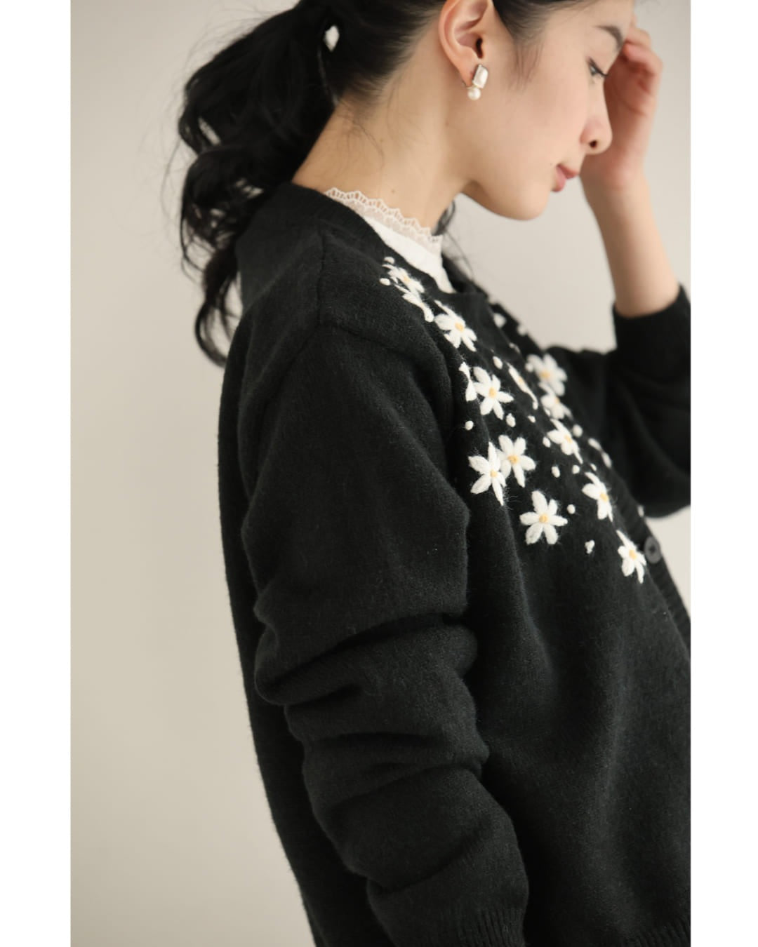 カワイイ CAWAII 降りしきる花雪ニットカーディガン （ブラック） ブラック