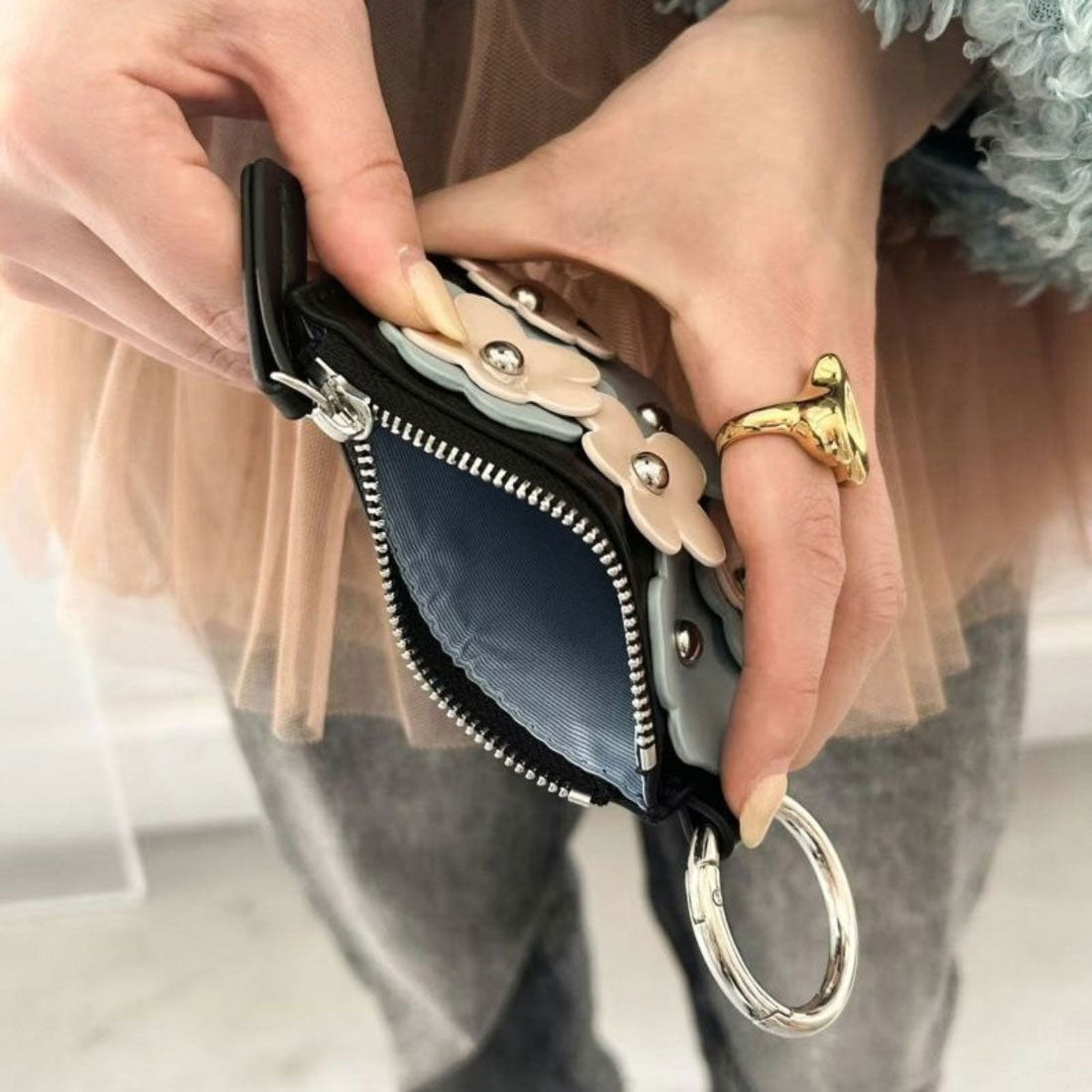 キャセリーニ Casselini フラワーモチーフコインケース（Flower Motif Coin Case） （ブラック） ブラック