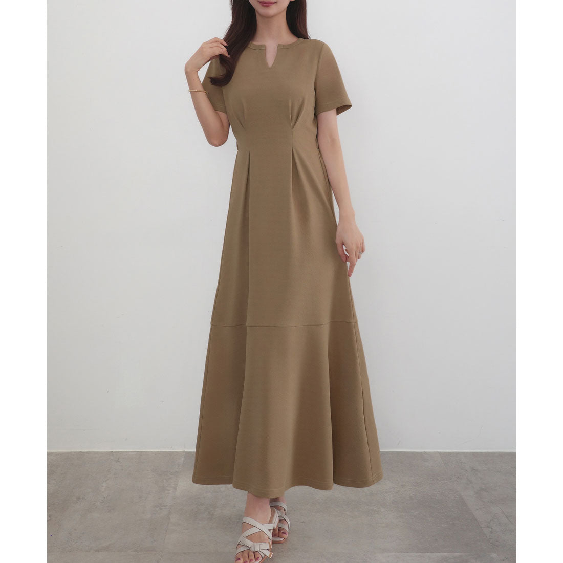 セネア CENEA CENEA キーネックタックデザインワンピース （ベージュ） ベージュ