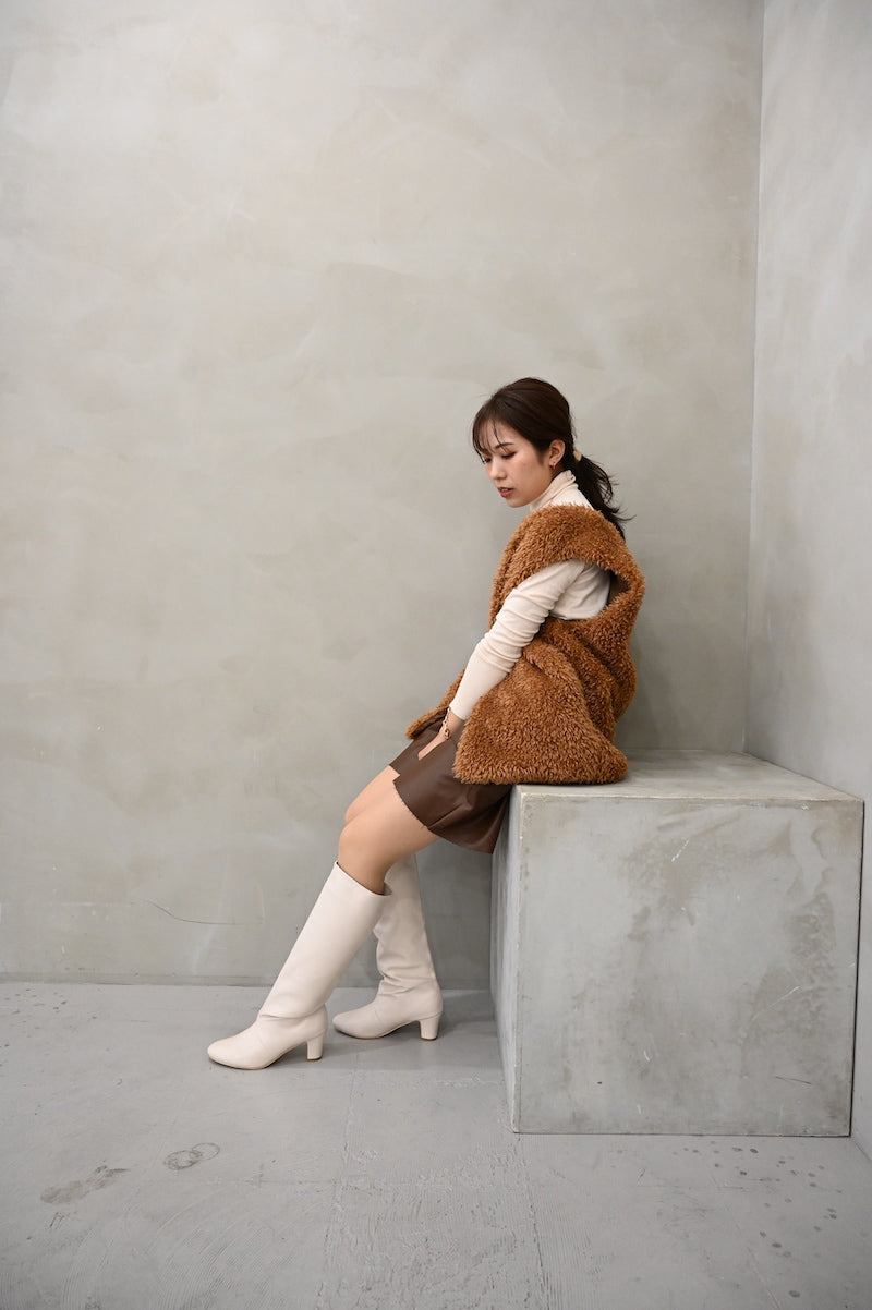 シックス CHICS アーモンドトゥルーズシルエットブーツ