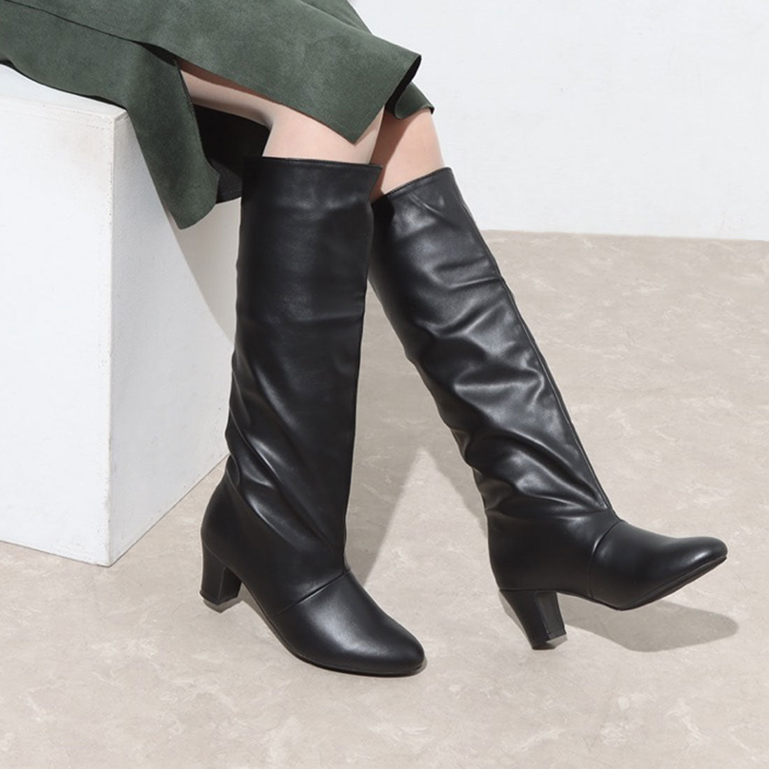 シックス CHICS アーモンドトゥルーズシルエットブーツ