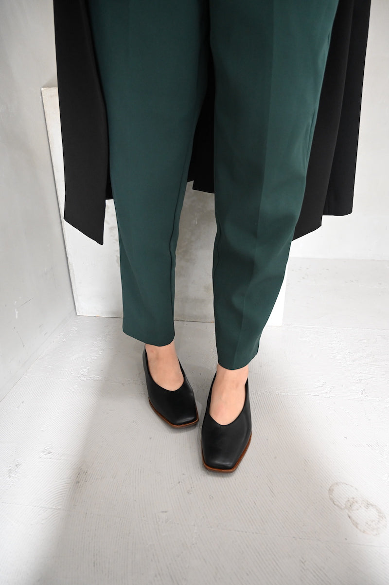 シックス CHICS スクエアトゥローヒールパンプス