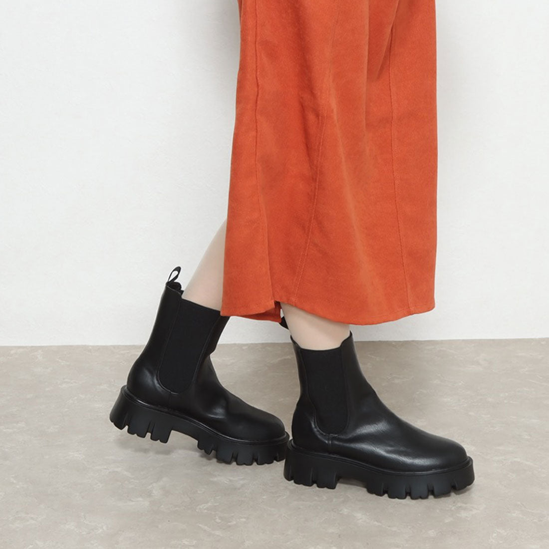 シックス CHICS 厚底トラックソールサイドゴアショートブーツ