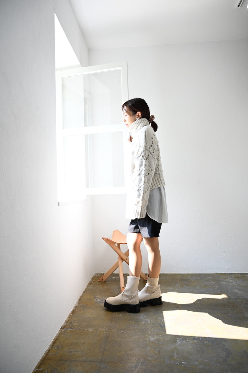 Six CHICS Thick-soled track sole stretch short boots