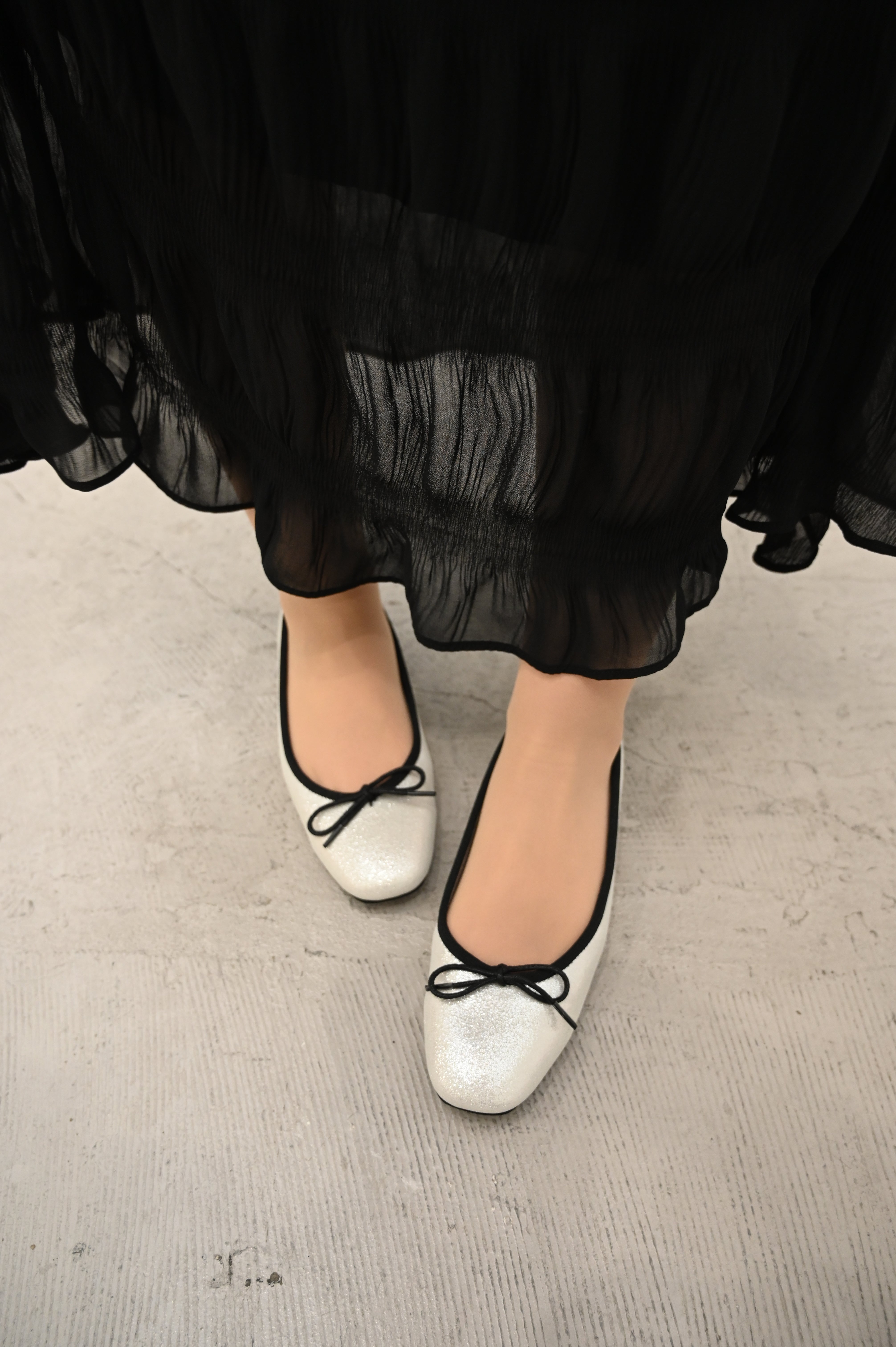 シックス CHICS スクエアトゥバレエシューズ