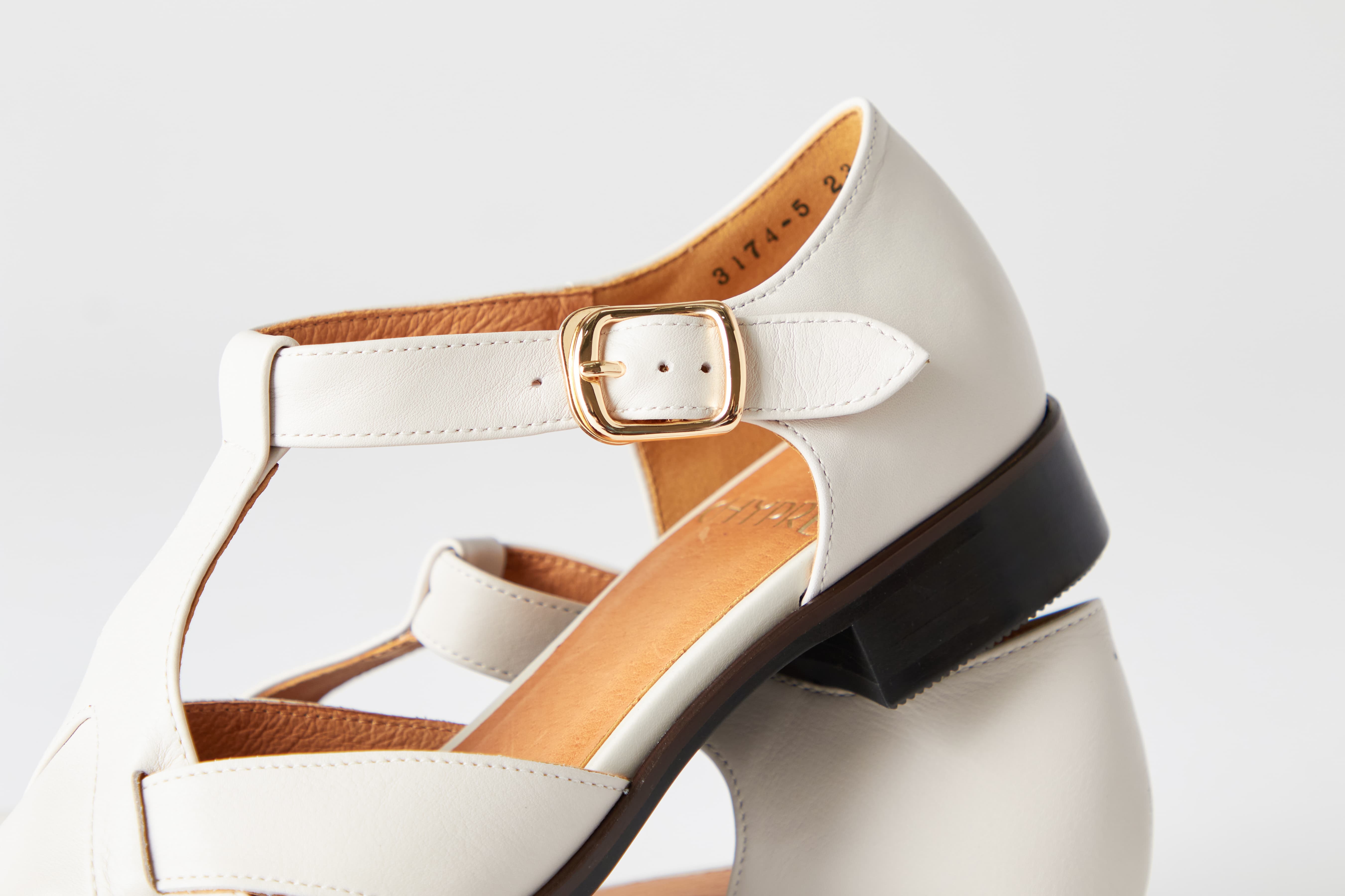 Chypre 2cm Genuine Leather T-Strap Manish Sandals