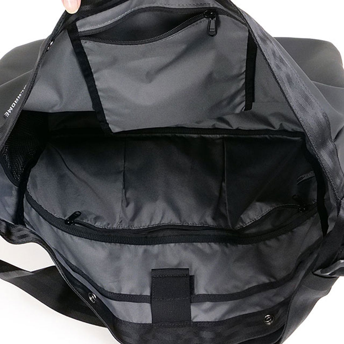 Chrome 26L Newspaper Messenger Matt-Black [JP197MTBK]