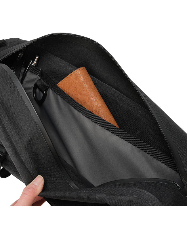 クローム CHROME クローム インダストリーズ カデット WP スリングバッグ 8L CHROME INDUSTRIES KADET BG393 （ブラック） ブラック