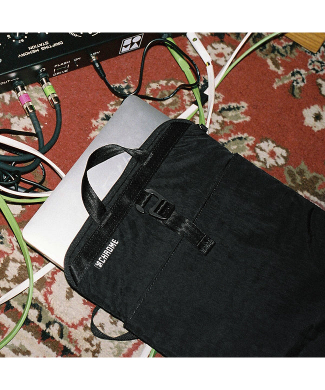 クローム CHROME クローム インダストリーズ ラップトップバッグ 縦型 ブラッククリンクル CHROME INDUSTRIES JP245 （ブラッククリンクル） ブラッククリンクル