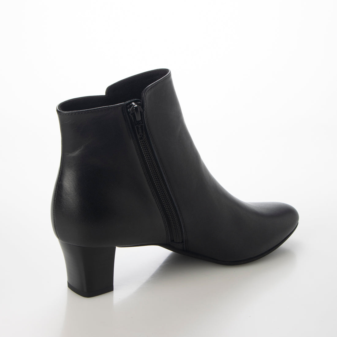 Chercher ETOILE Leather short boots